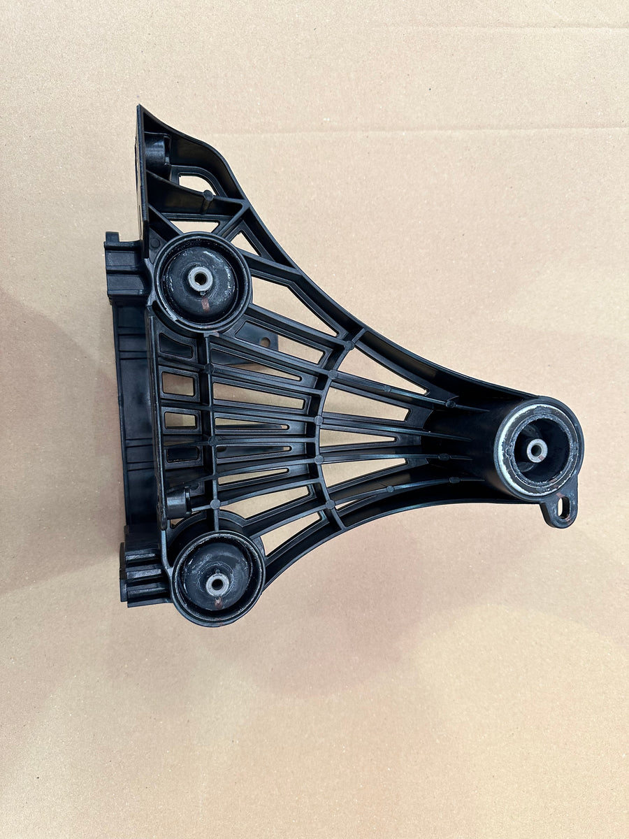 AC Compressor Bracket Assembly for Tesla Model 3 & Model Y 1673627-00-D - Tesla part photo (1673627-00-D)