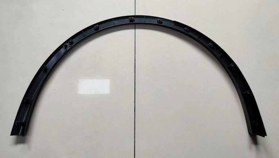 Rear fender garnish, left, Tesla Model Y Juniper 1937594-00-D