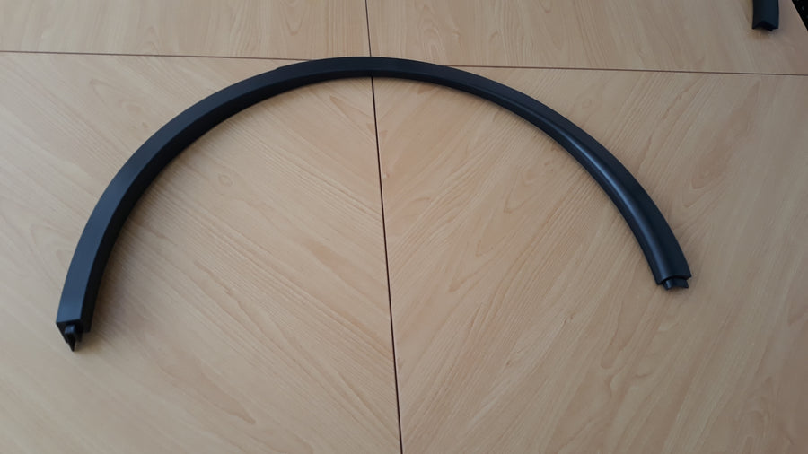 Rear fender garnish, right, Tesla Model Y Juniper 1937596-00-D