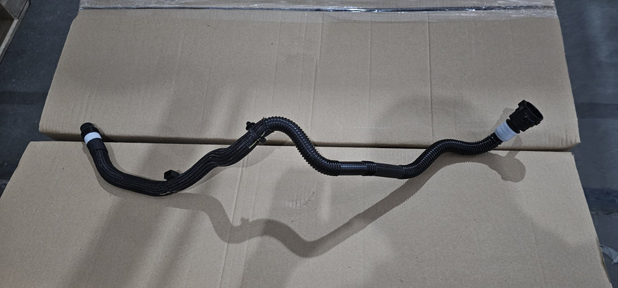 Powertrain Supply Hose for Tesla Model 3 & Model Y 1504721-00-B - Tesla part photo (1504721-00-E)