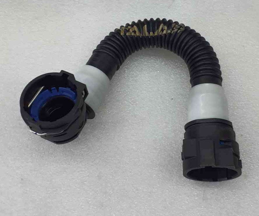 Front Drive Unit Powertrain Return Hose 1631597-00-B - Brand New